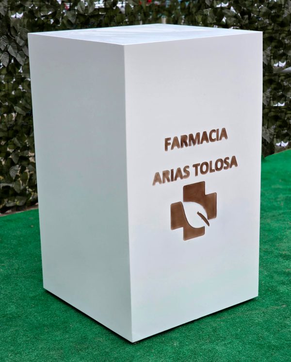 WELCOME DESK LOGO GRABADO - Imagen 5