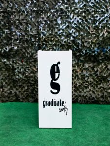 WELCOME DESK LOGO GRABADO